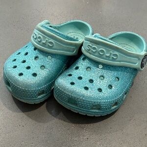 CROCS Kids Sparkly Aqua Clogs